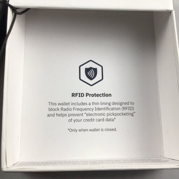 Men's Dockers® RFID-Blocking Extra-Capacity Trifold Wallet - Picture 6 of 8